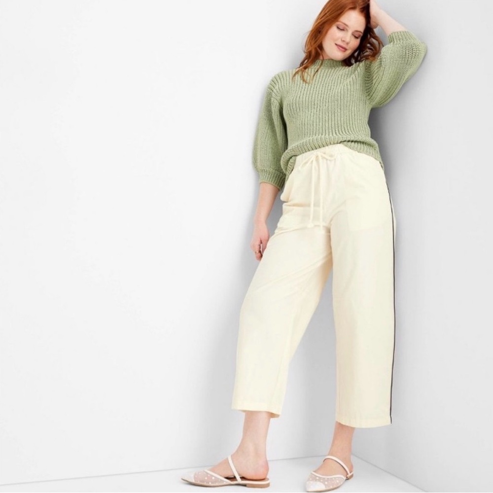 Cream Cropped Wide-Leg Pants with Contrast Side Stripe